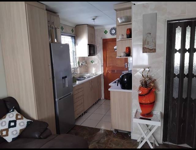 2 BEDROOM HOUSE FOR SALE IN SOSHANGUVE GG